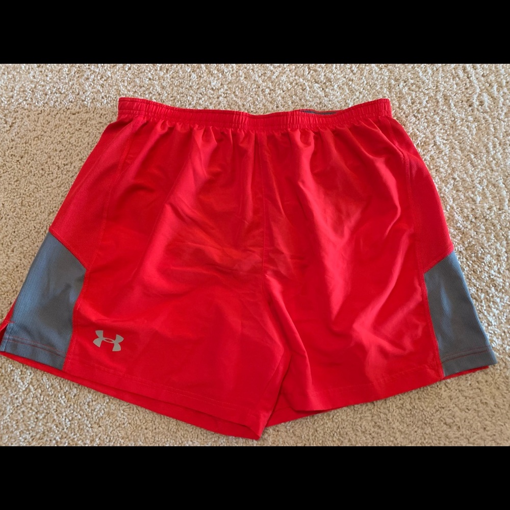 Ladies Under Armour Running shorts size XL